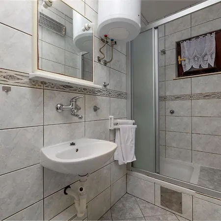 Lägenhet Loncar-4 By Interhome