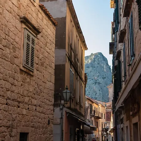 Loncar-4 By Interhome Pisak