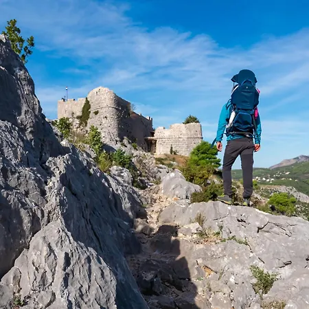 Loncar-4 By Interhome