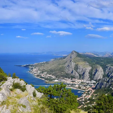 Loncar-4 By Interhome Pisak