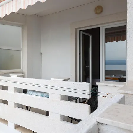 Loncar-4 By Interhome