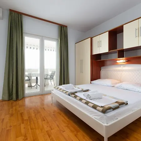 Loncar-4 By Interhome Appartement Pisak