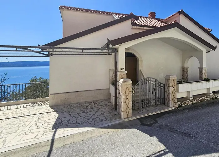 Loncar-4 By Interhome Daire Pisak