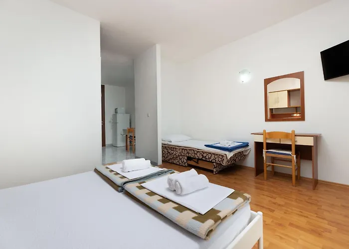 Loncar-4 By Interhome